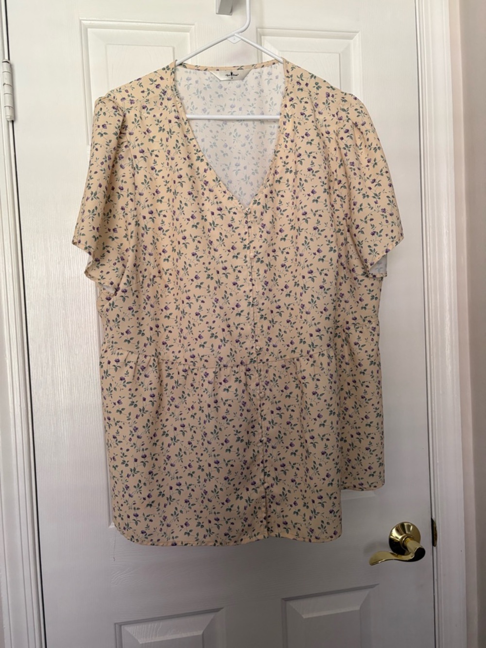 Women's Cream Floral V-Neck Short Sleeve Top